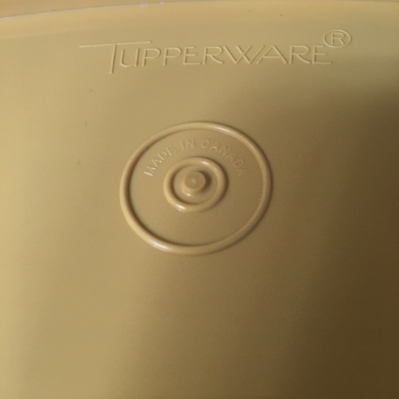 Vintage Tupperware Microwave Steamer/Serving Dish - Picture 7 of 7